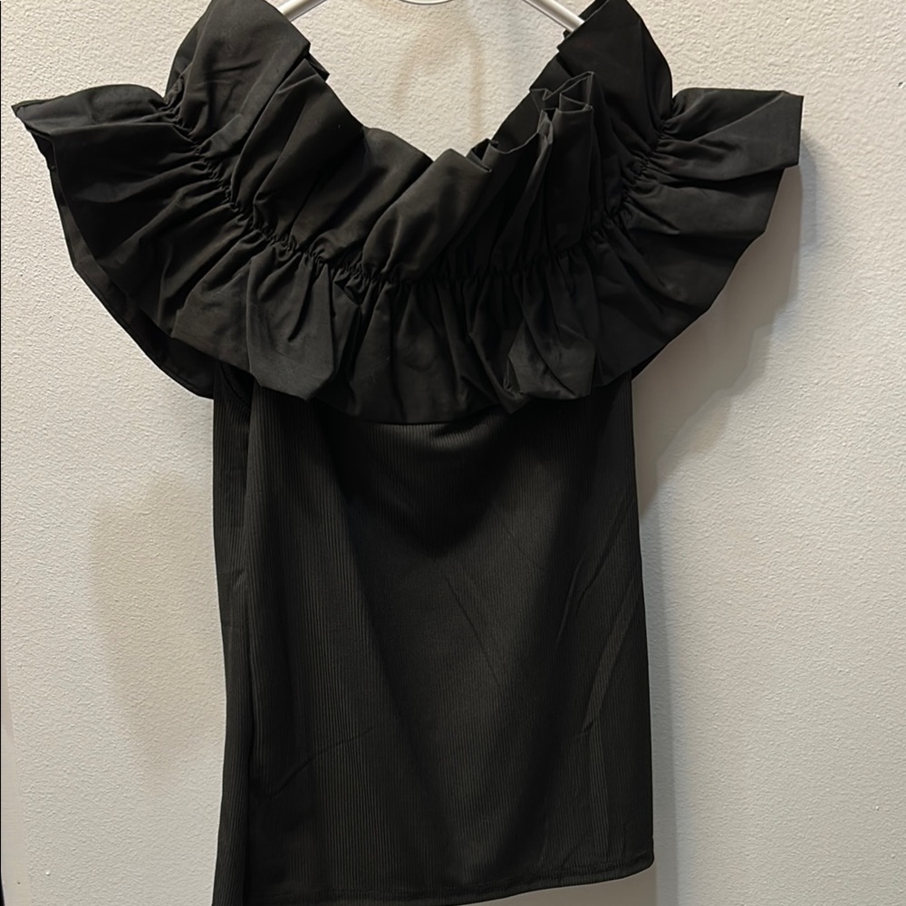 SHEIN Black Sleeveless Ruffled Bib Collar Blouse